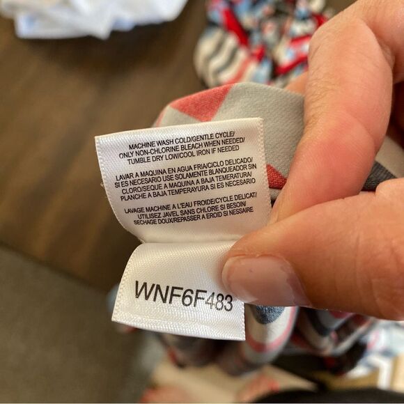 BCBGMaxazria A-line Red blue and ivory knee length v-neck sleeveless Dress - Picture 7 of 9